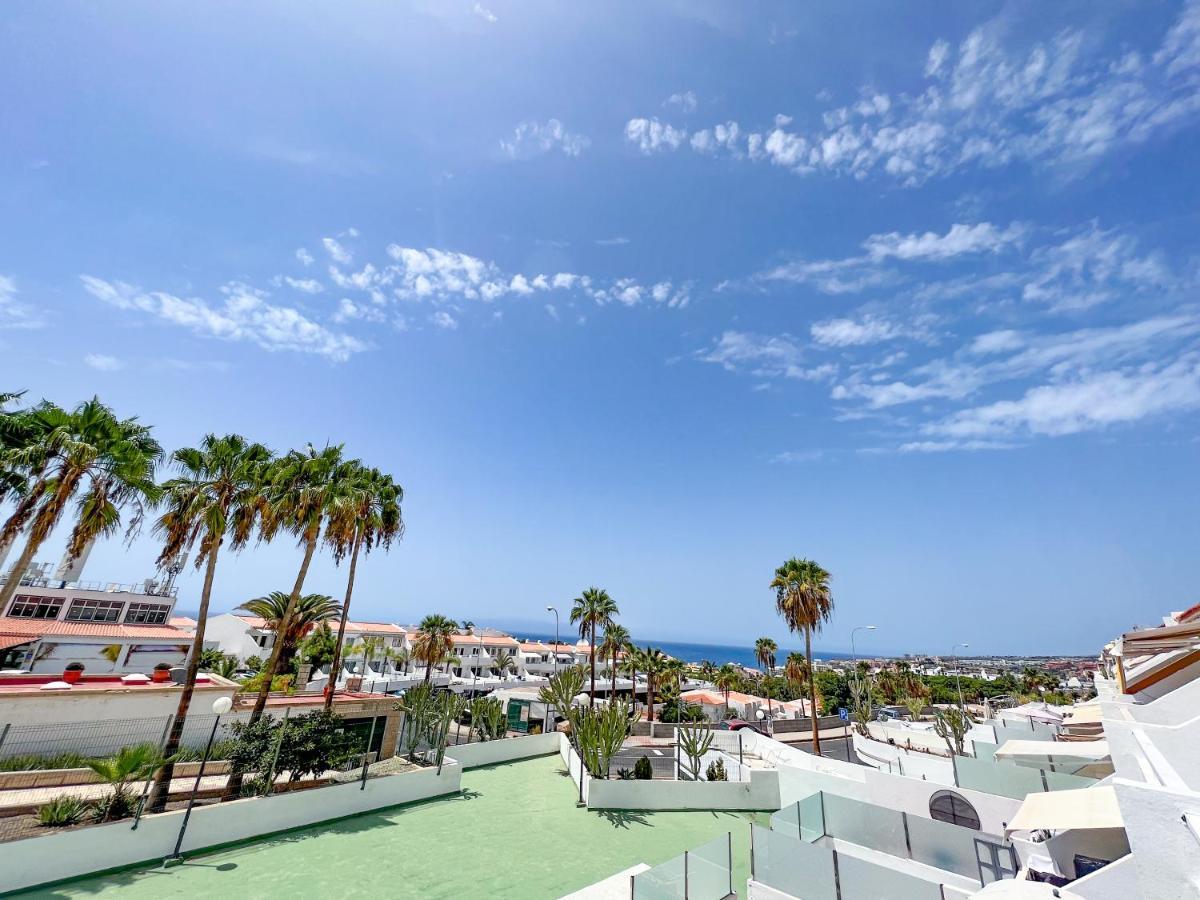 Apartments Island Village Heights Адехе Екстериор снимка