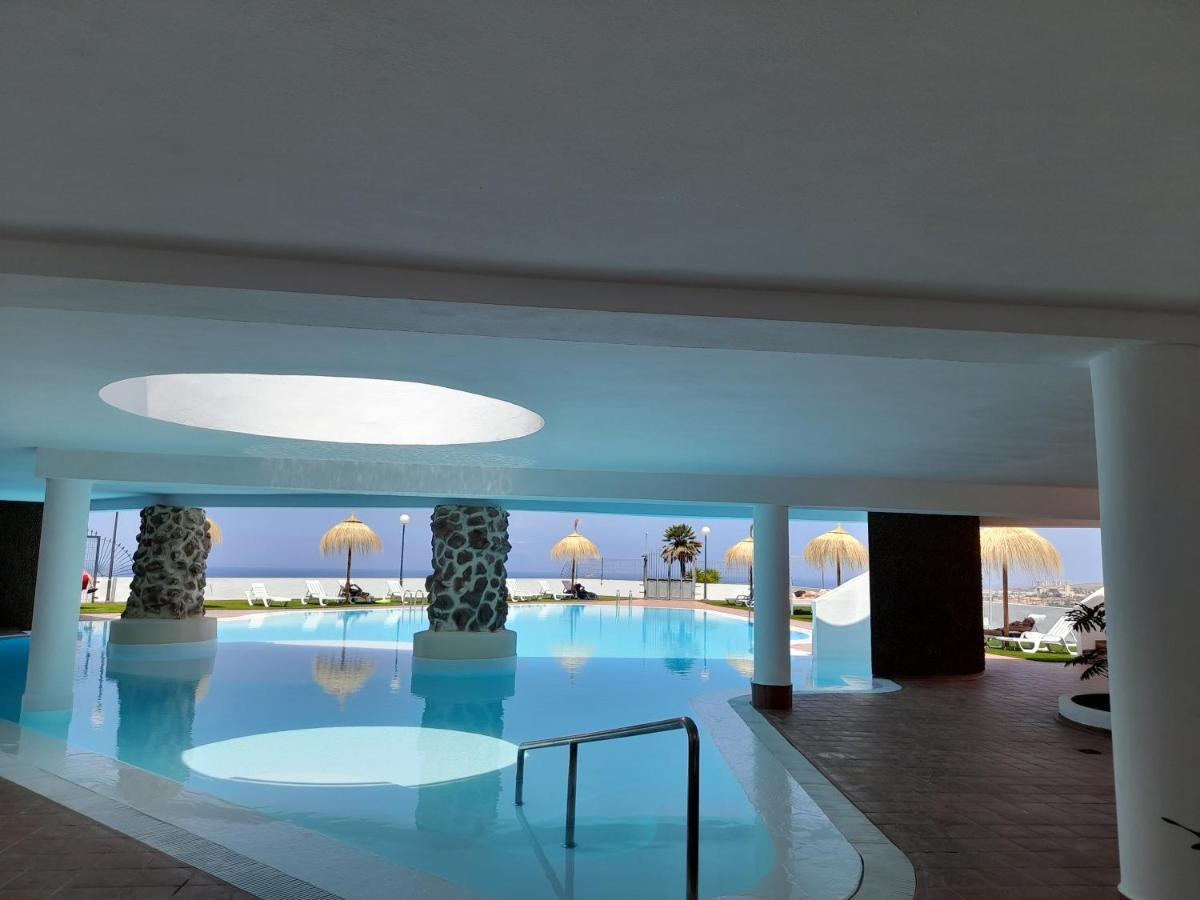 Apartments Island Village Heights Адехе Екстериор снимка