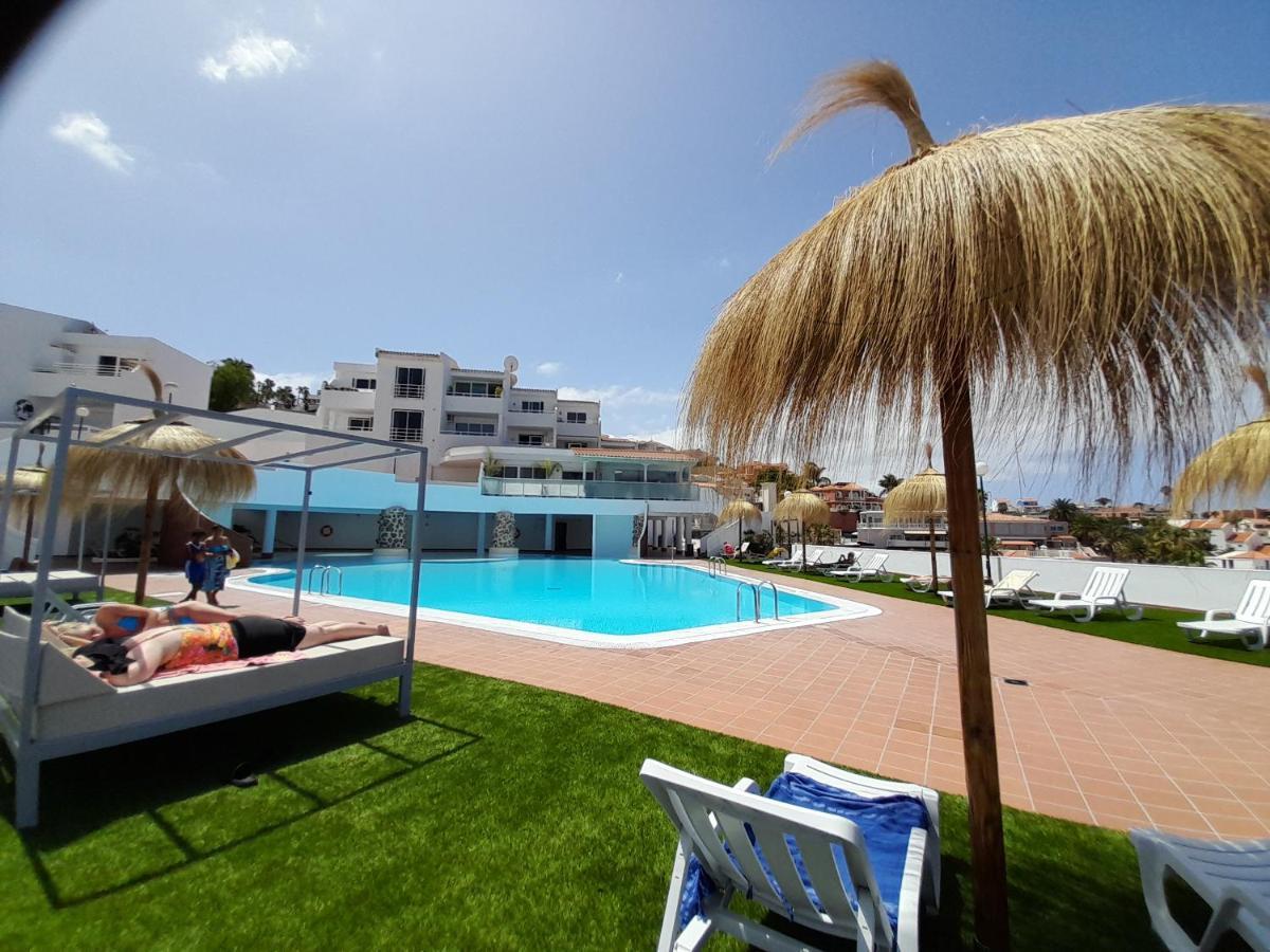Apartments Island Village Heights Адехе Екстериор снимка
