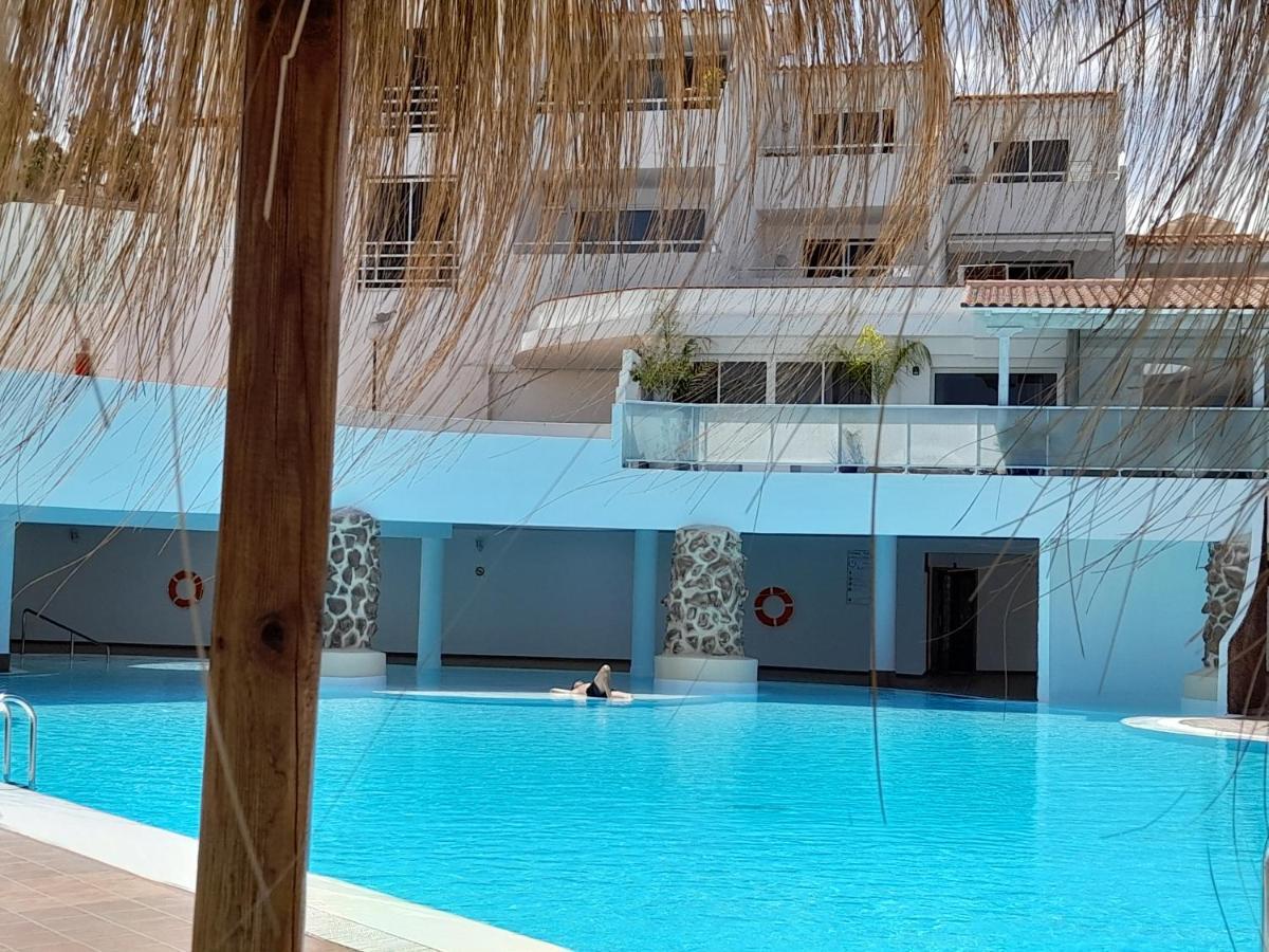 Apartments Island Village Heights Адехе Екстериор снимка