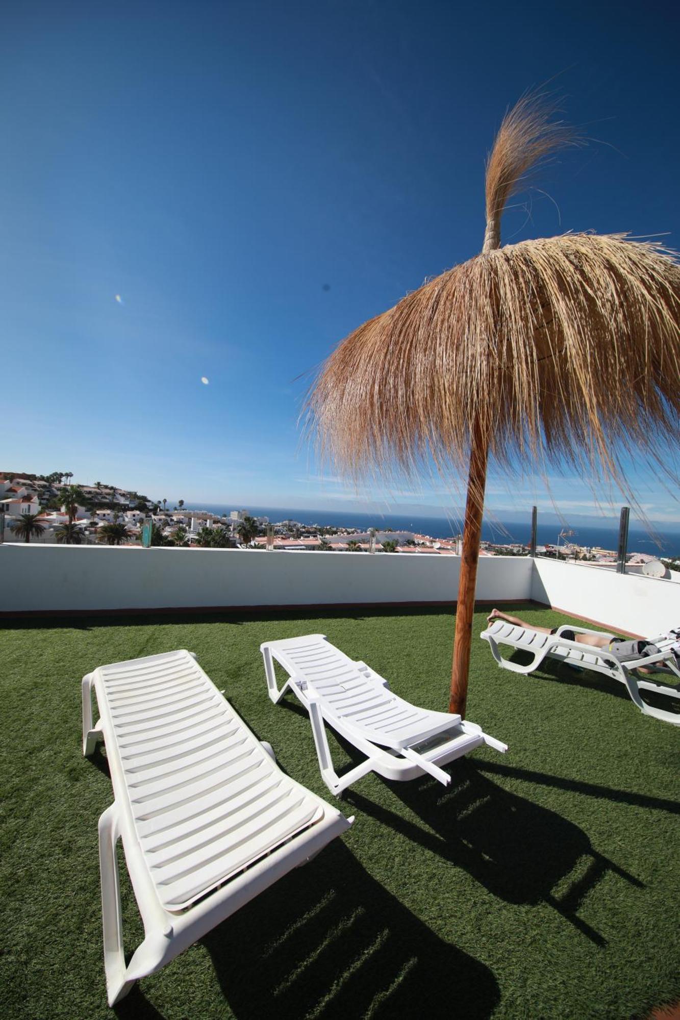 Apartments Island Village Heights Адехе Екстериор снимка
