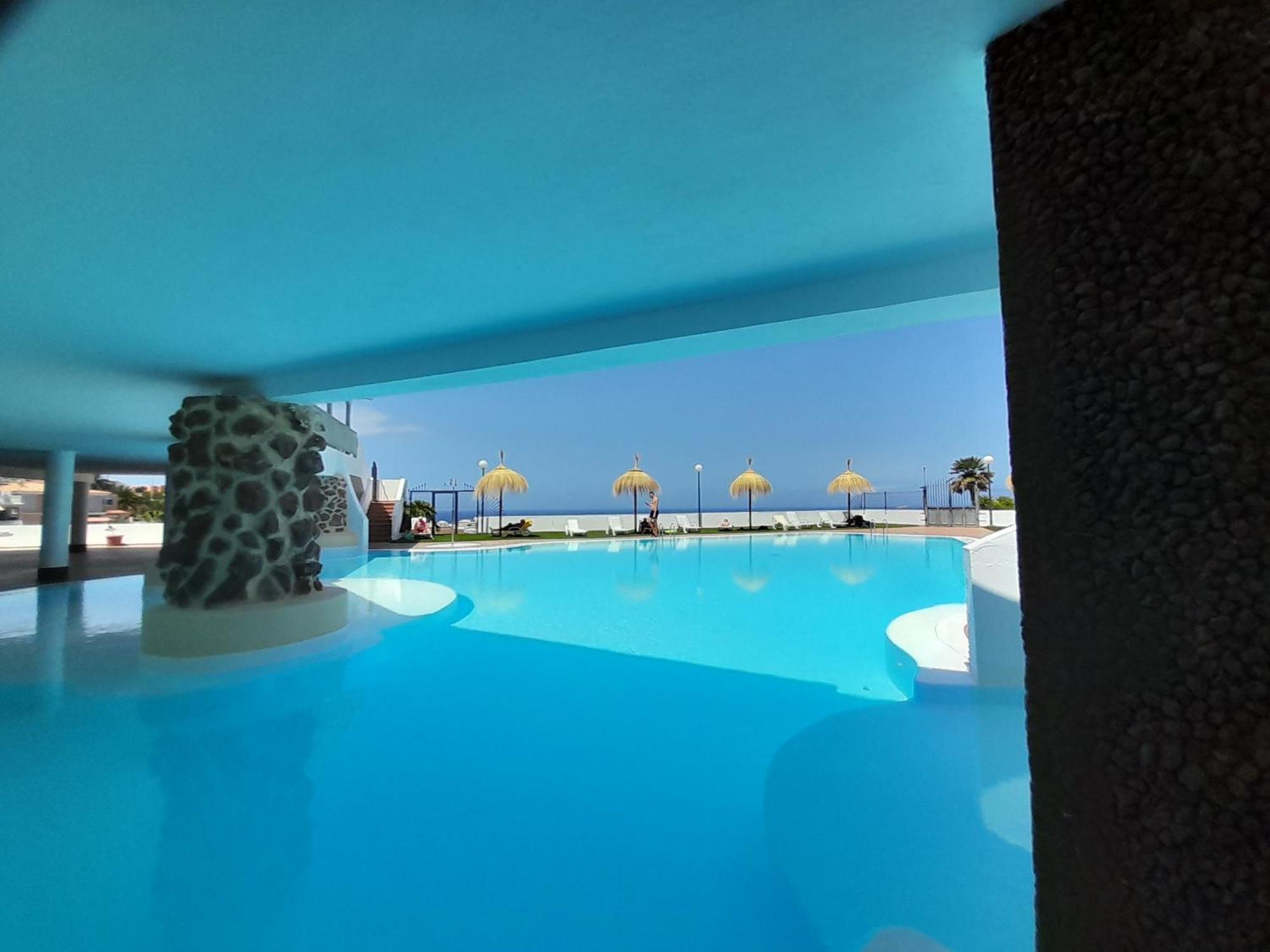 Apartments Island Village Heights Адехе Екстериор снимка