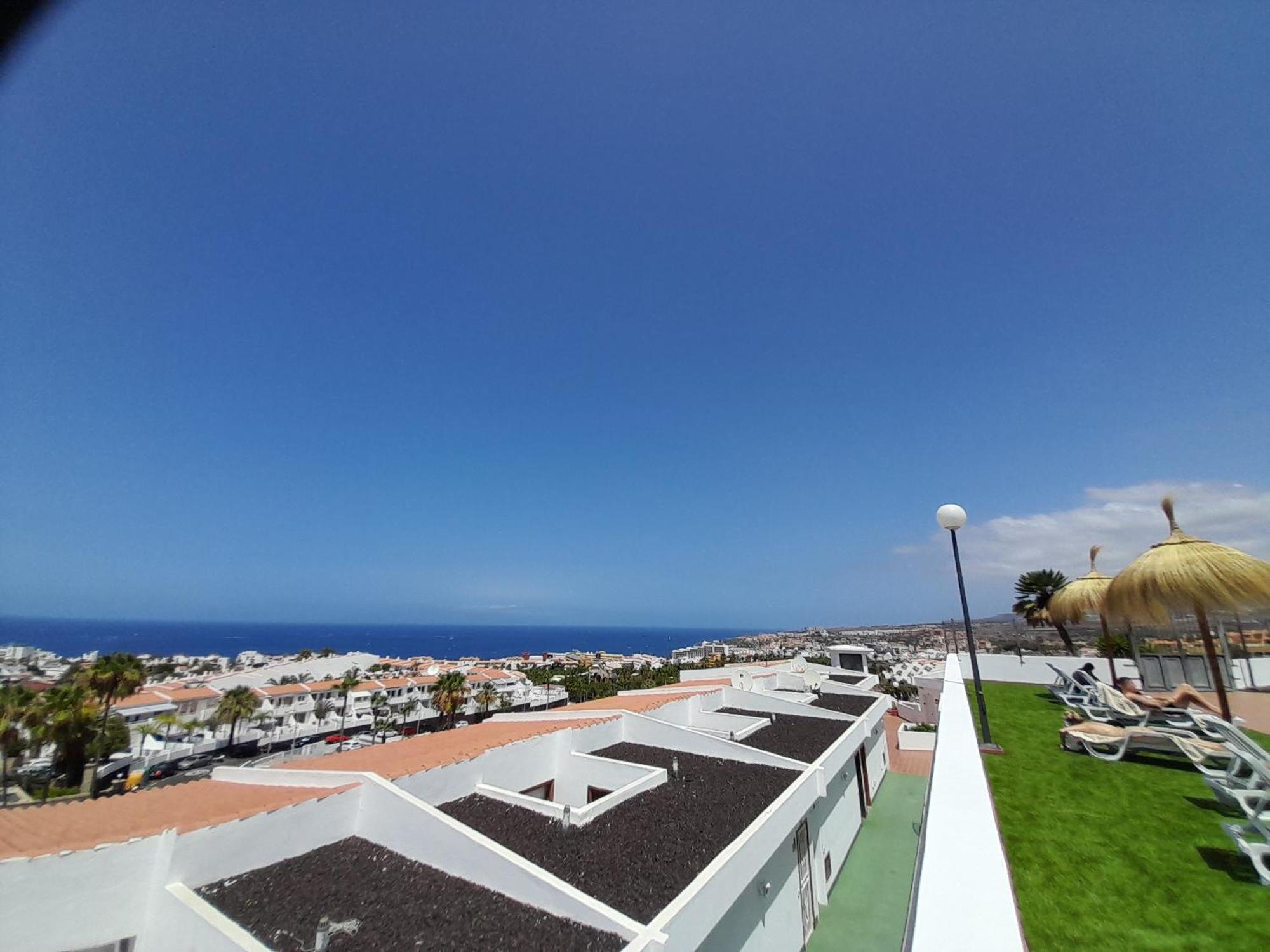 Apartments Island Village Heights Адехе Екстериор снимка