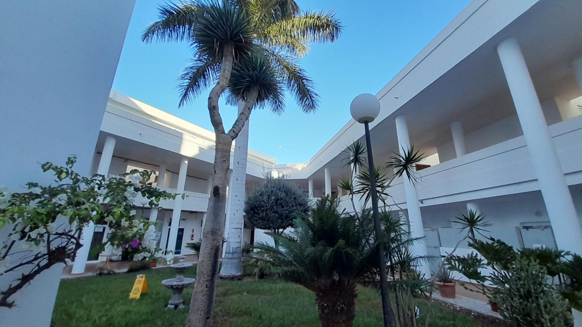 Apartments Island Village Heights Адехе Екстериор снимка