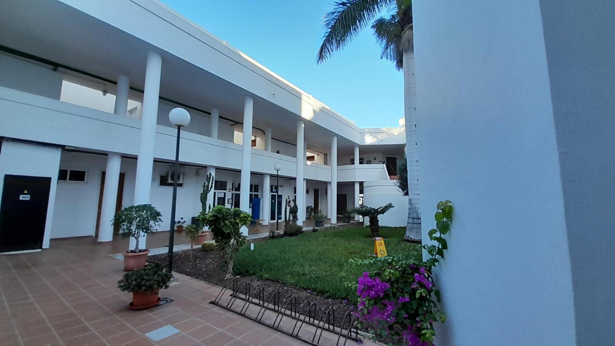 Apartments Island Village Heights Адехе Екстериор снимка