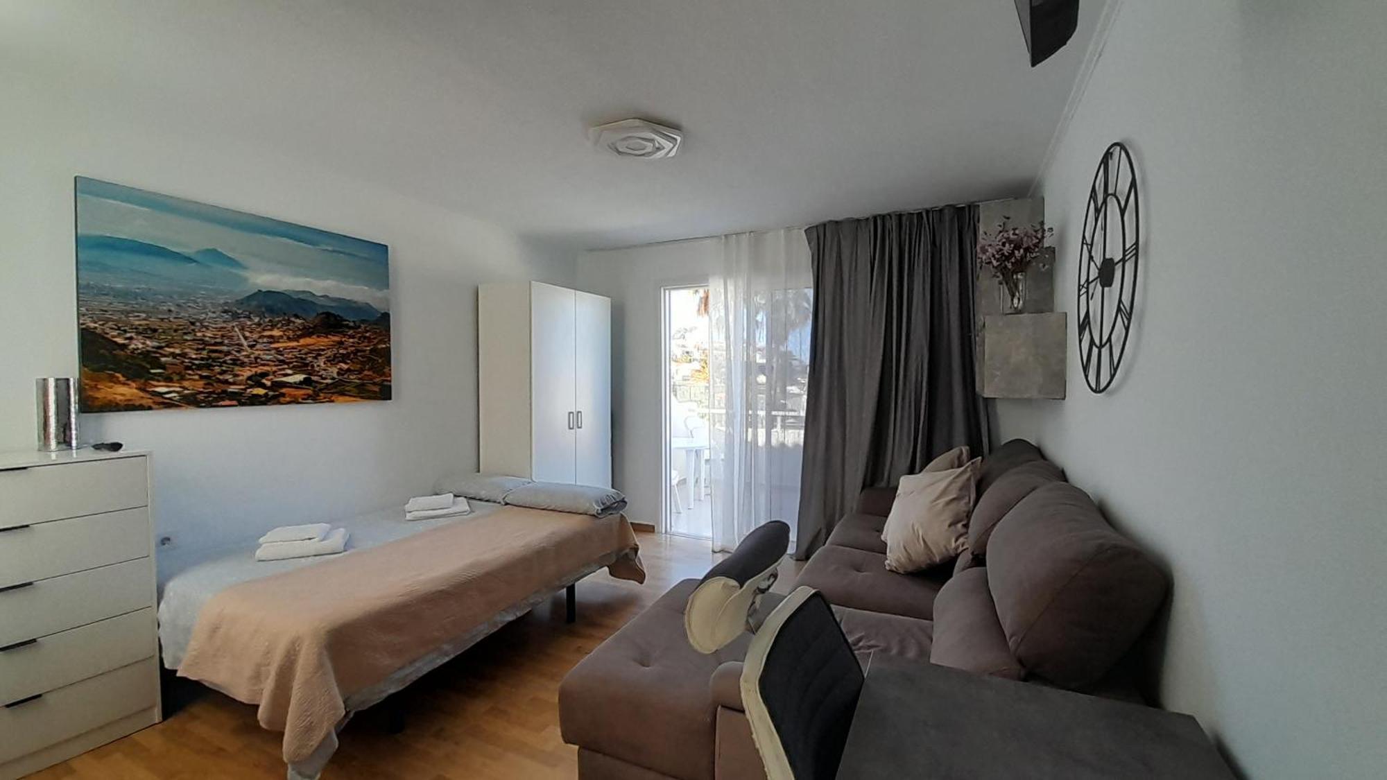 Apartments Island Village Heights Адехе Екстериор снимка