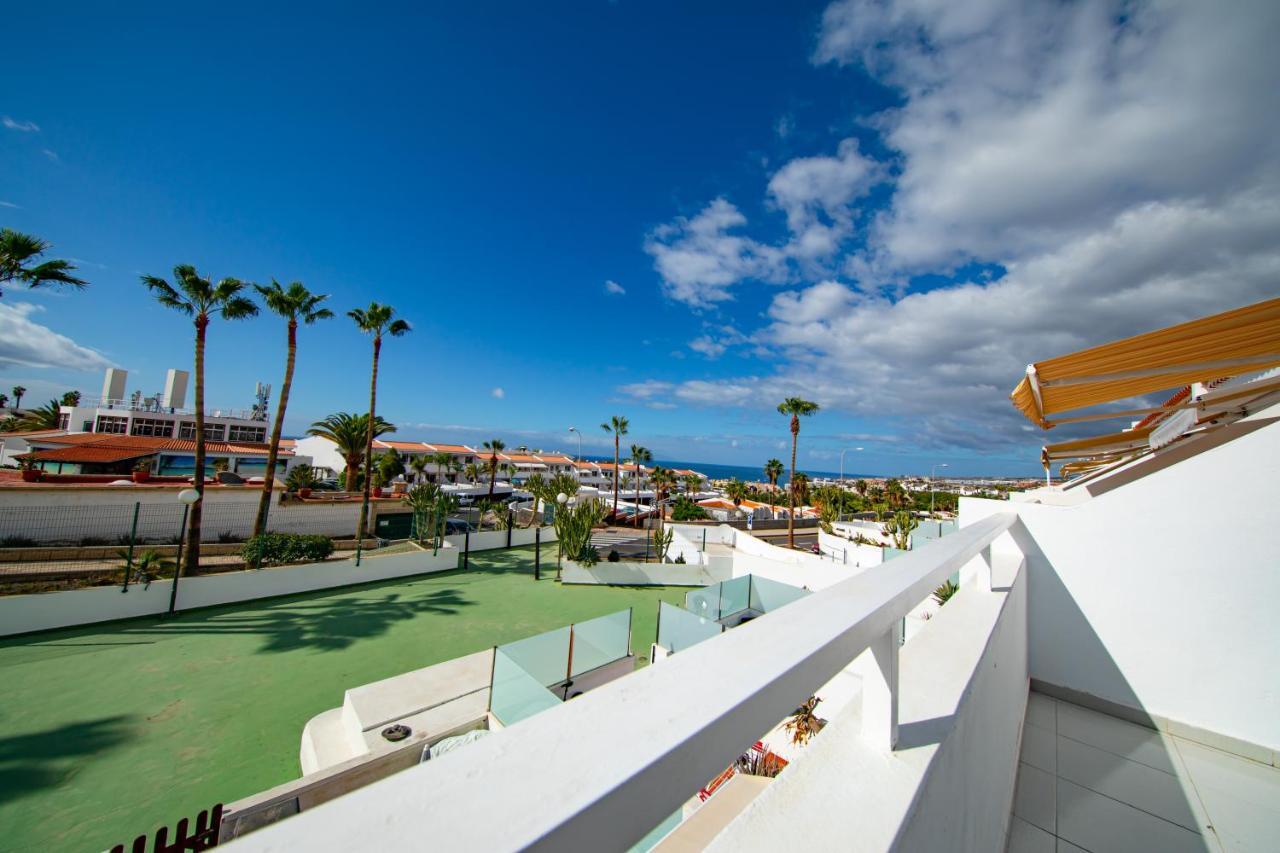 Apartments Island Village Heights Адехе Екстериор снимка